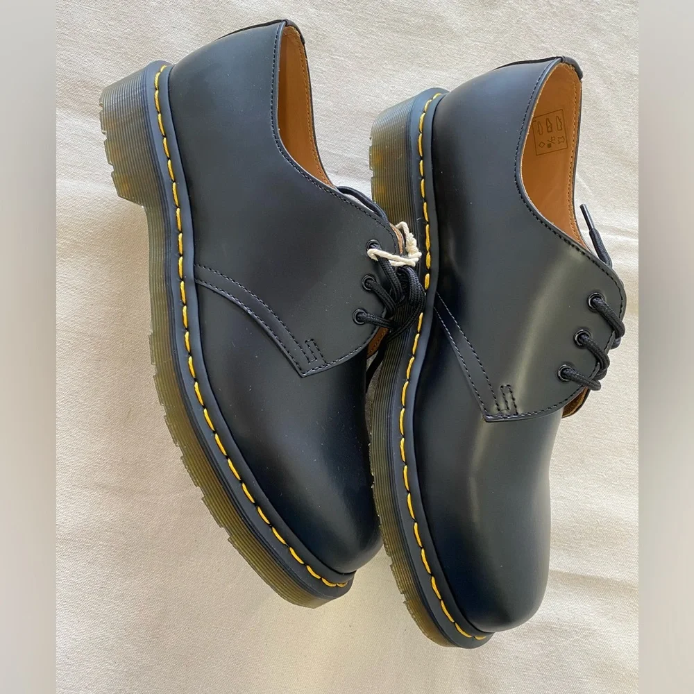 NIB Dr. Martens 1461 Unisex Black Leather Oxfords Yellow Stitching Standard Fit - Picture 4 of 10